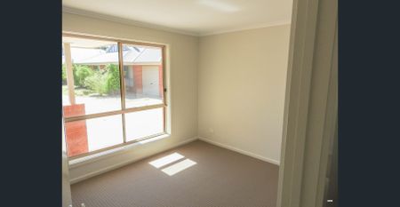 Bright and Spacious 2 Bedroom Unit - Photo 4