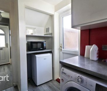 2 bedroom semi-detached house to rent - Photo 3