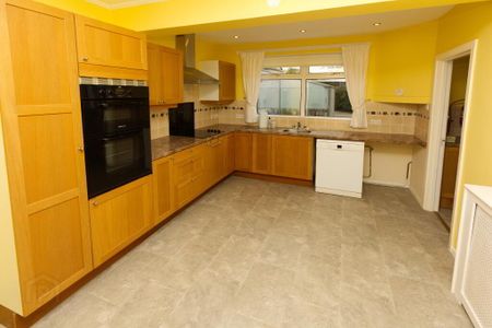 11 Ballycastle Road, Newtownards, BT22 2AT - Photo 5