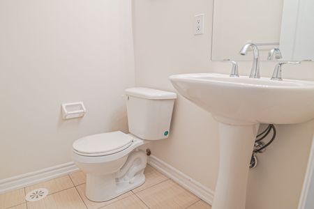 For Lease - 2435 Greenwich Drive Unit# 55, Oakville, Ontario - Photo 5