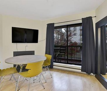 (202)Pet Welcome-Available October 1- Furnished 3 Bedroom @1405 Haro - Photo 1