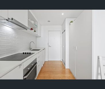 11/110 Maribyrnong Road, Moonee Ponds, Vic 3039 - Photo 2