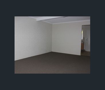 Hidden in the heart of Harlaxton - Photo 3