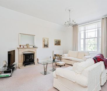 2 bedroom property to rent - Photo 1