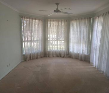 Spacious Free Standing Villa - Photo 1