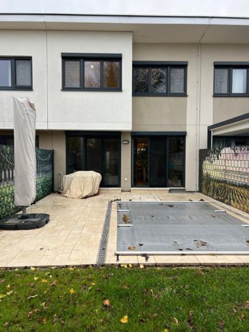 Modernes Reihenhaus, möbliert mit Pool und E-Stellplatz - Photo 3
