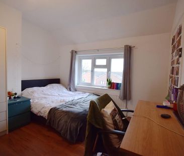 3 bedroom semi-detached house to rent - Photo 3