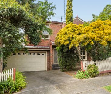 Superb Brick Home in Balwyn North - Photo 2