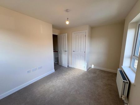 3 bedroom semi-detached house to rent - Photo 3