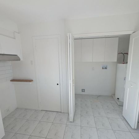 4½ Rénové Ste-Thérèse | 2e étage | Stationnement x2 | Disponible - Photo 4