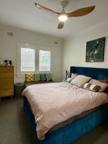 Renovated Apartment Only Footsteps to Bondi Beach! - Photo 3