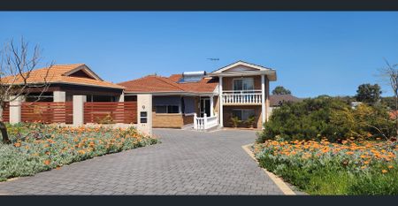 Charming Classic - Photo 5