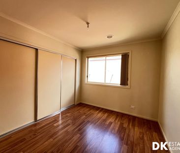 Ideal Family Home in Tarneit - Photo 4