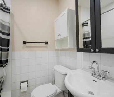 For Lease - 2-356 Timothy Street, Newmarket, Ontario - Photo 3