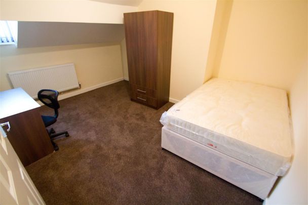 Brudenell Road, Hyde Park, LS6 1HA, Leeds - Photo 1