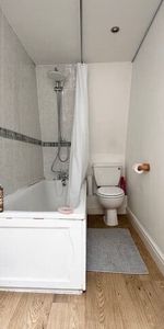 Bath - Photo 3