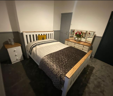 1 bedroom in a house share to rent - Photo 2