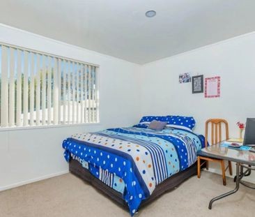 Sun Filled Family Home in Massey - Photo 4