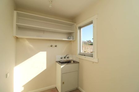 Ideal location - Photo 3