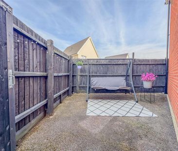 2 bedroom coach house to rent - Photo 5