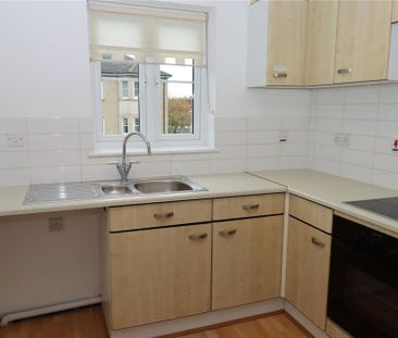 2 bedroom flat to rent - Photo 6