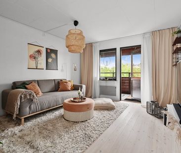 Gullrisvägen, Upplands Väsby - Foto 1