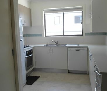 1/55 Erin Street, Queanbeyan NSW 2620 - Townhouse For Rent | Domain - Photo 4