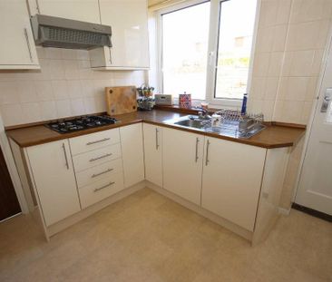 3 bedroom semi-detached house to rent - Photo 5