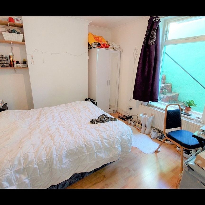 5 Bed Terraced House, Hanover Terrace, BN2 - Photo 1