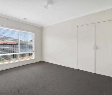“FOR RENT | 20 Madigan Street, Tarneit” - Photo 3