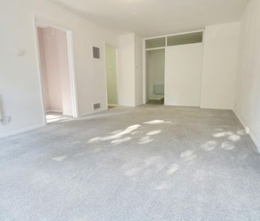 1 bedroom semi-detached house to rent - Photo 5