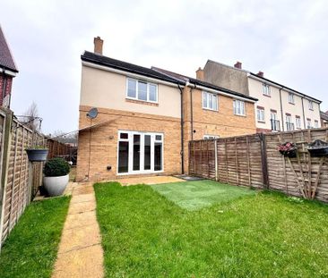 3 bedroom semi-detached house to rent - Photo 5