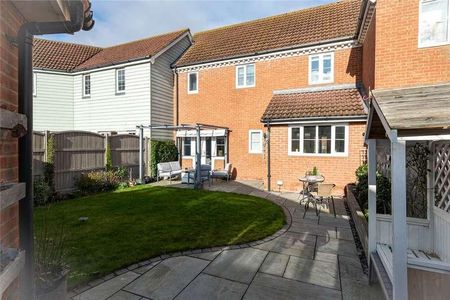 Mallard Crescent, Iwade, Sittingbourne, Kent, ME9 - Photo 2