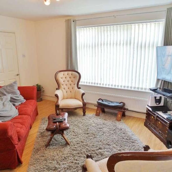 Warren Drive, Ifield, Crawley, West Sussex, RH11 - Photo 1