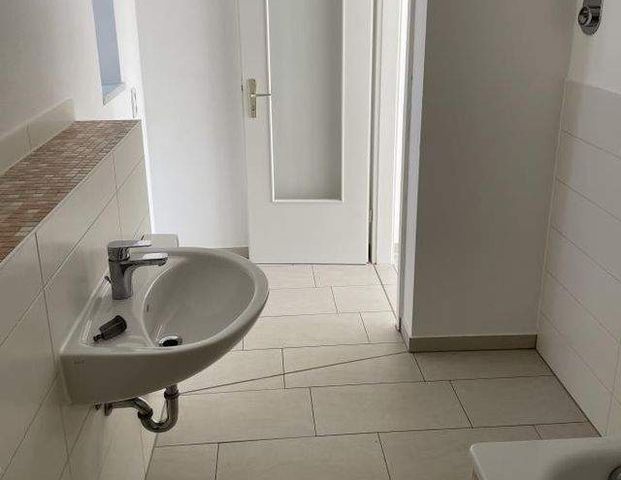 Helle Wohnung im Hinterhaus! Schöne Terrasse und Tageslichtbad mit Wanne! - Foto 1