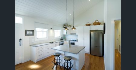 Private and stylish and perfectly positioned for convenient Woodend living. - Photo 3