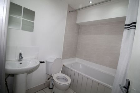 Fishergate Hill Flat, PRESTON, Lancashire PR1 8JB - Photo 2