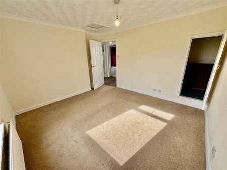 3 bedroom detached house to rent - Photo 4