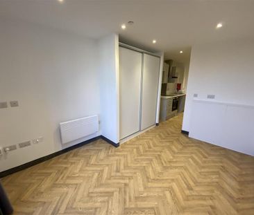 Studio to rent - Photo 1