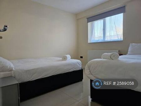 3 bedroom semi-detached house to rent - Photo 4