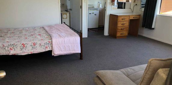 Sunny Studio - Photo 2