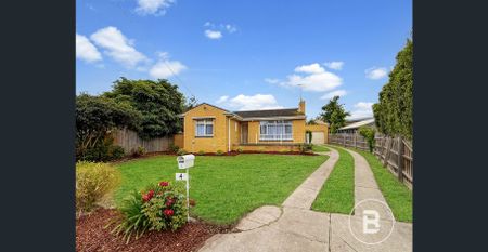 Family home in a great location! - Photo 3