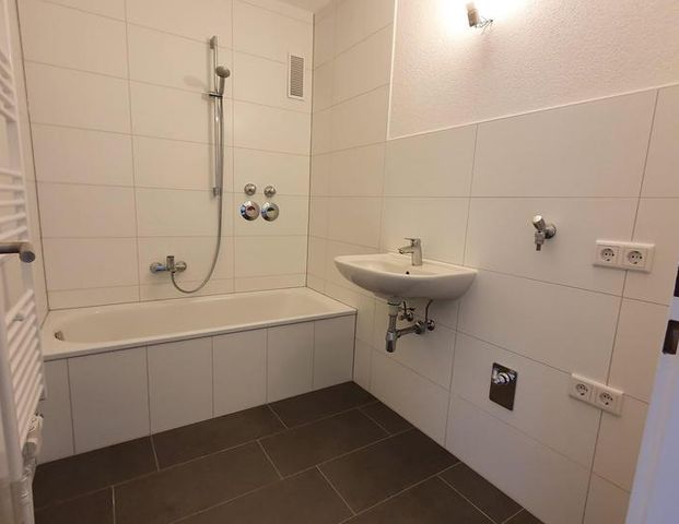 WG-geeignet - inkl. Küche, inkl Garage - sanierte 3 Zi Whg - Foto 1