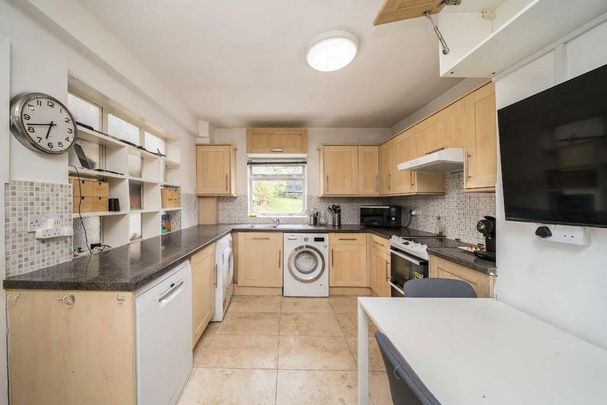 5 bedroom house to rent - Photo 1