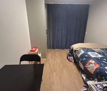 Karolinska Institutet, Solna - Photo 2