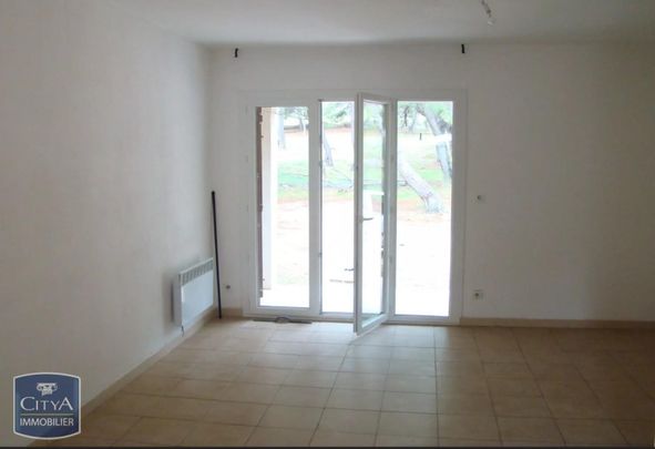 Location Appartement 1 pièce 27m² CHATEAUNEUF LES MARTIGUES 13220 - Photo 1