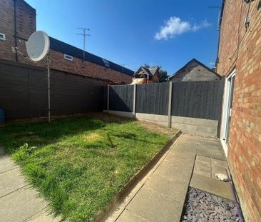 LAINDON, BASILDON - Photo 1