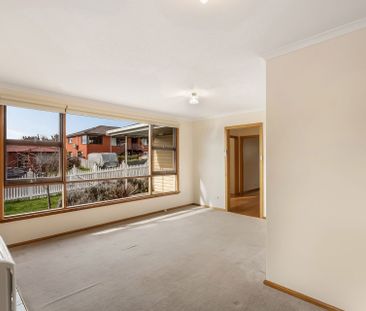 Convenient, Charming Three Bedroom Home - Photo 1