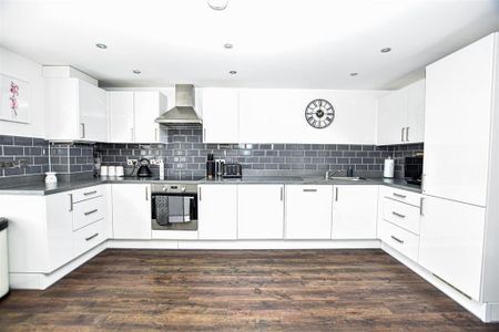 2 bedroom apartment to rent - Photo 2