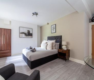 Studio to rent - Photo 6